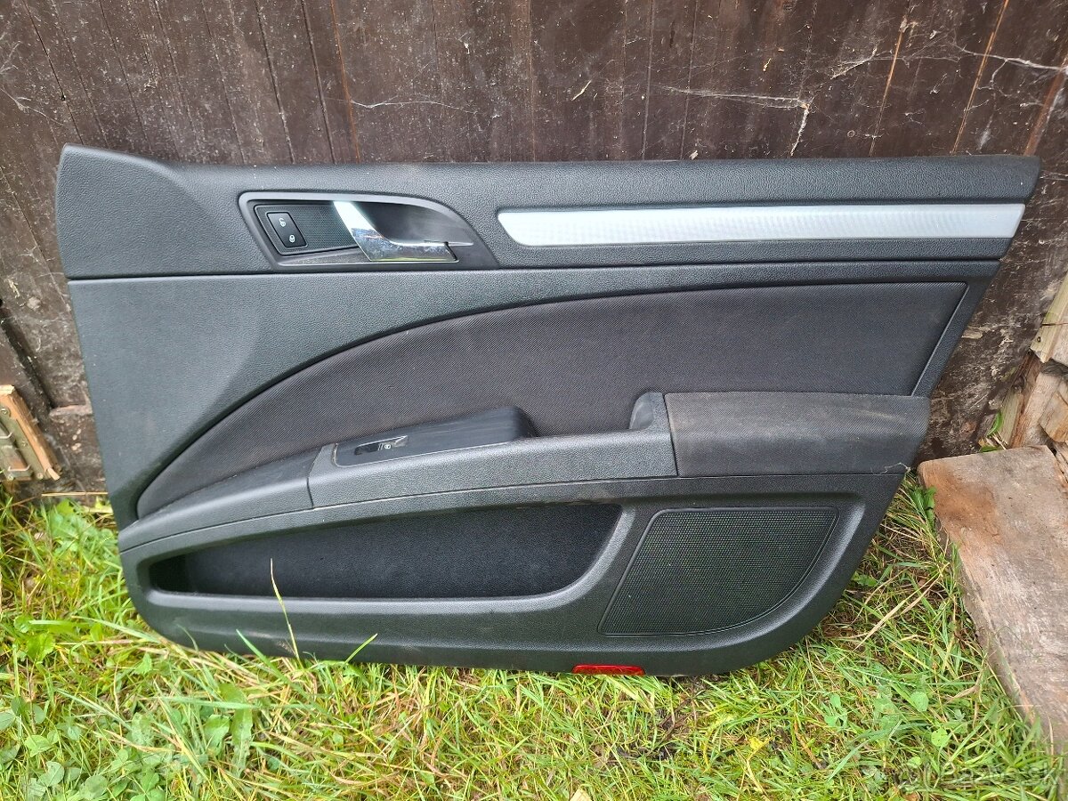 Škoda Superb 2 tapacír dverí