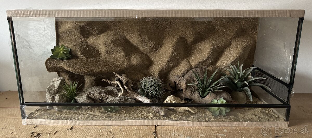 Terárium 120x50x50 s 3D stenou