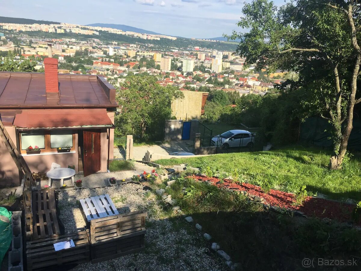 Pozemok nad Hrbovou, Cerveny Breh, Zlaby, Botanicka zahrada