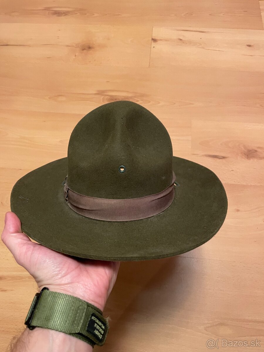 Vojensky klobuk US Marines US army Drill Instructor