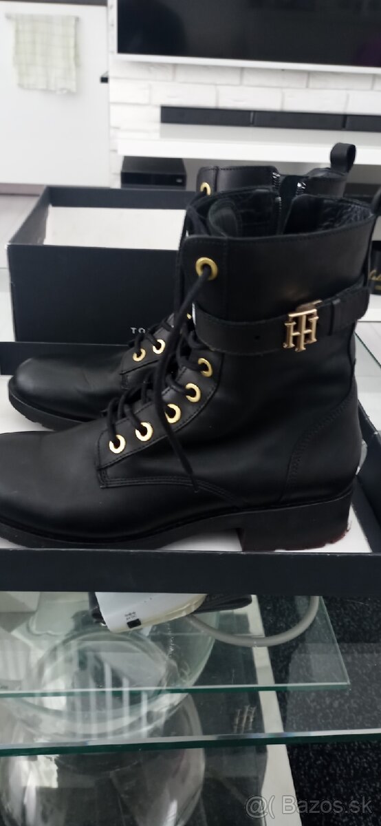 Kozeme damske boty Tommy hilfiger koza