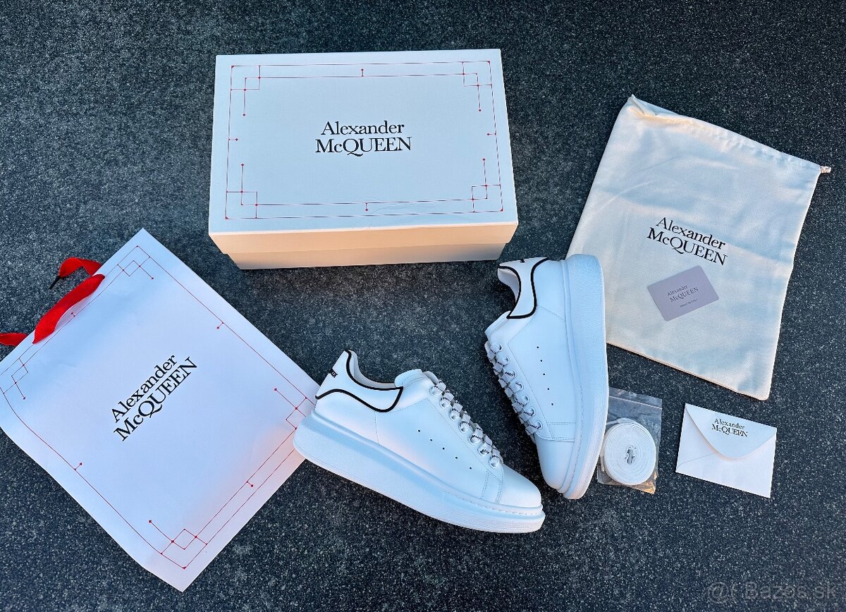 Alexander McQueen white full balenie