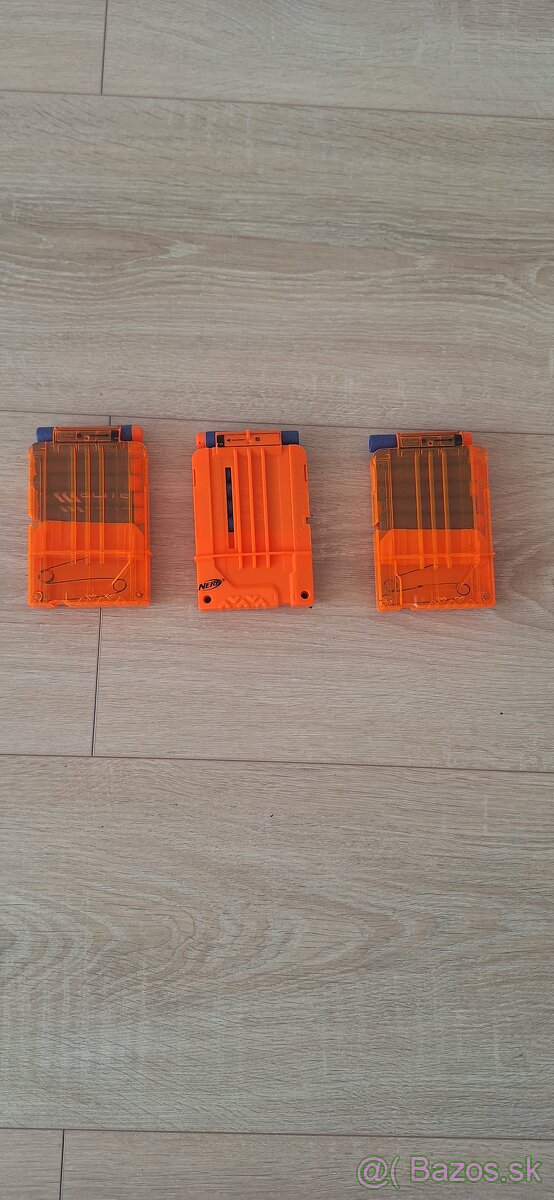 Nerf zásobníky