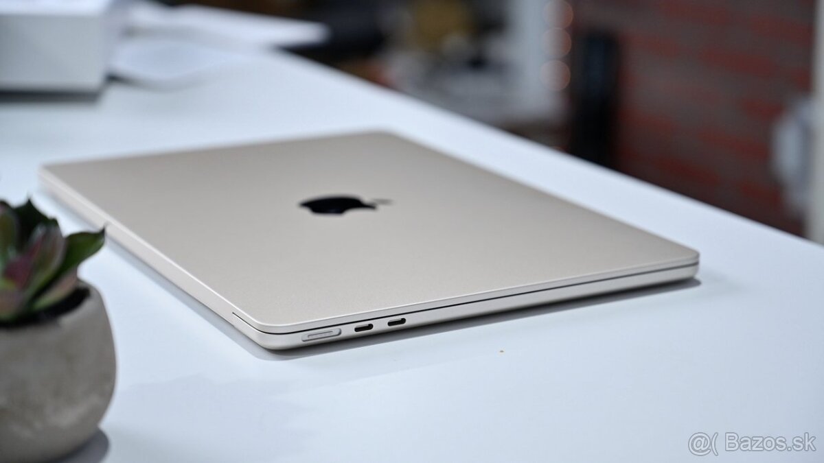 Predám Macbook air 13 M3 8/256 silver