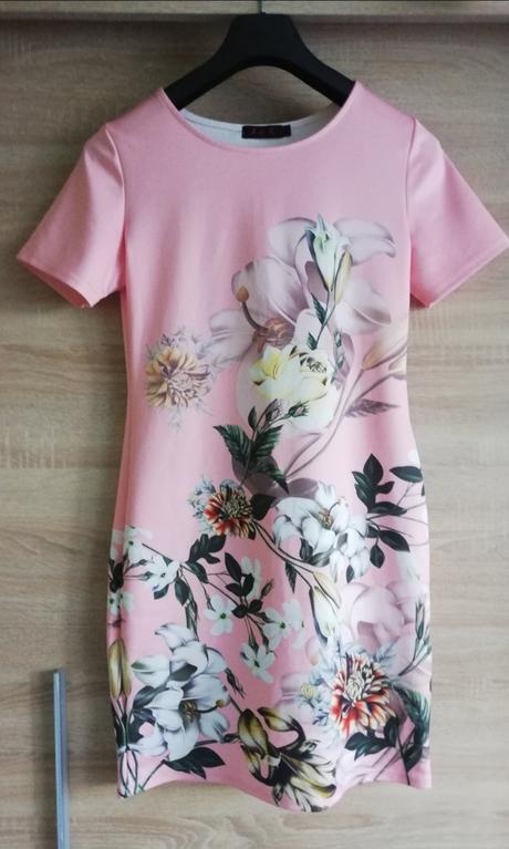 Dámske ružové šaty S/M elegantne