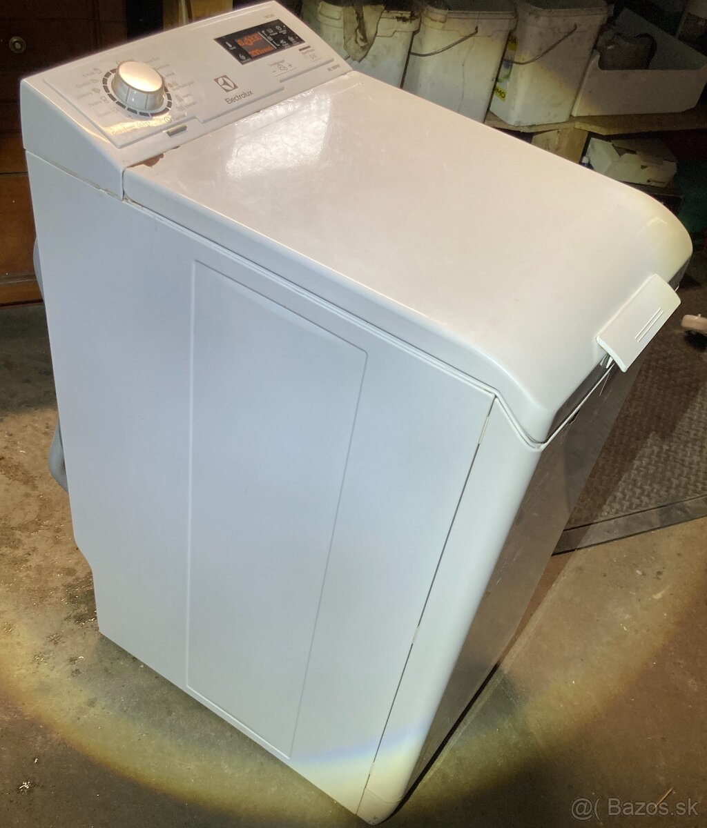 Pracka Elktrolux EWT1066EFW 6kg /1000rpm