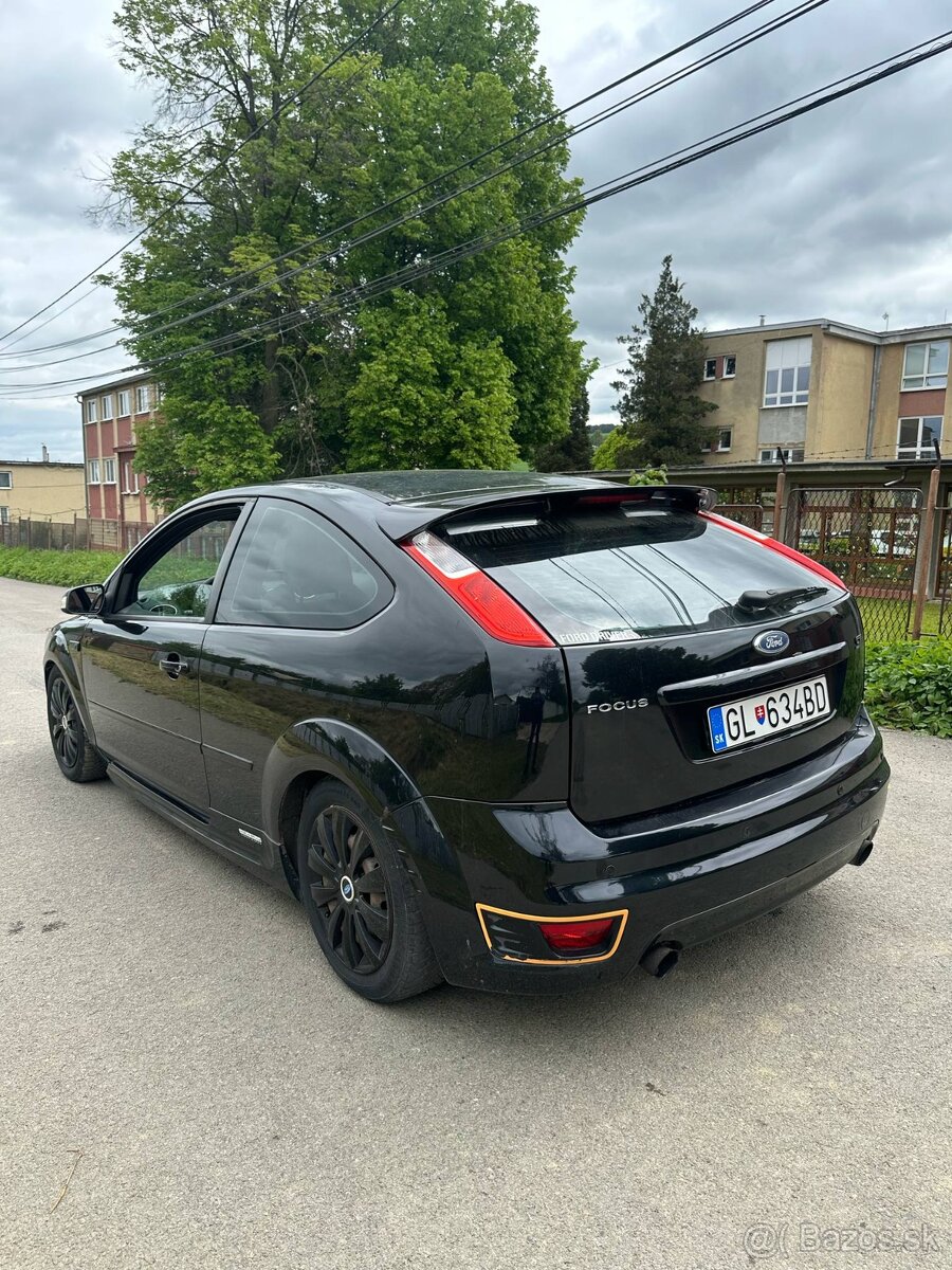 Ford Focus ST 2.5 V5