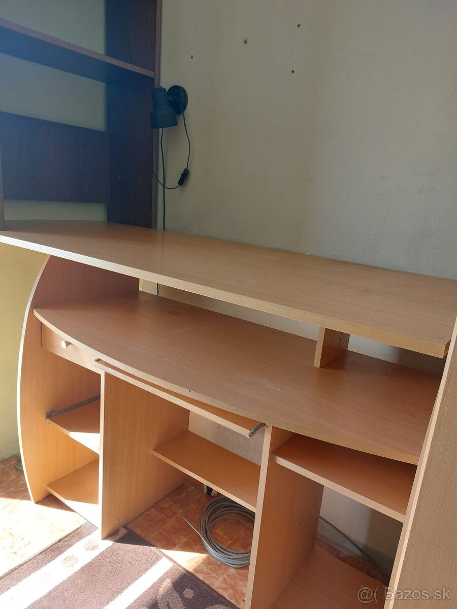 Darujem stol