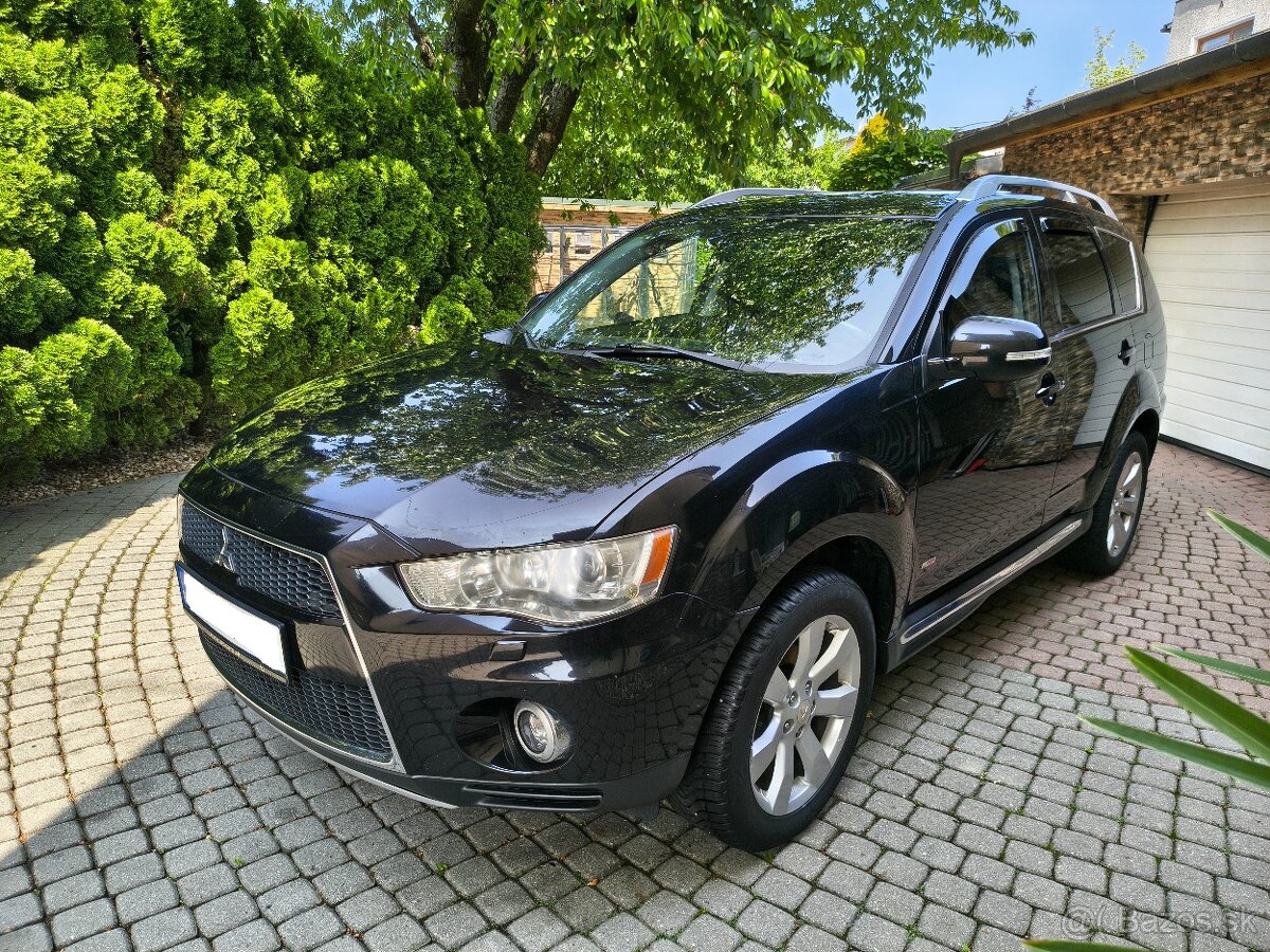 Mitsubishi Outlander 2,2 diesel, Automat., 7 Miestne.