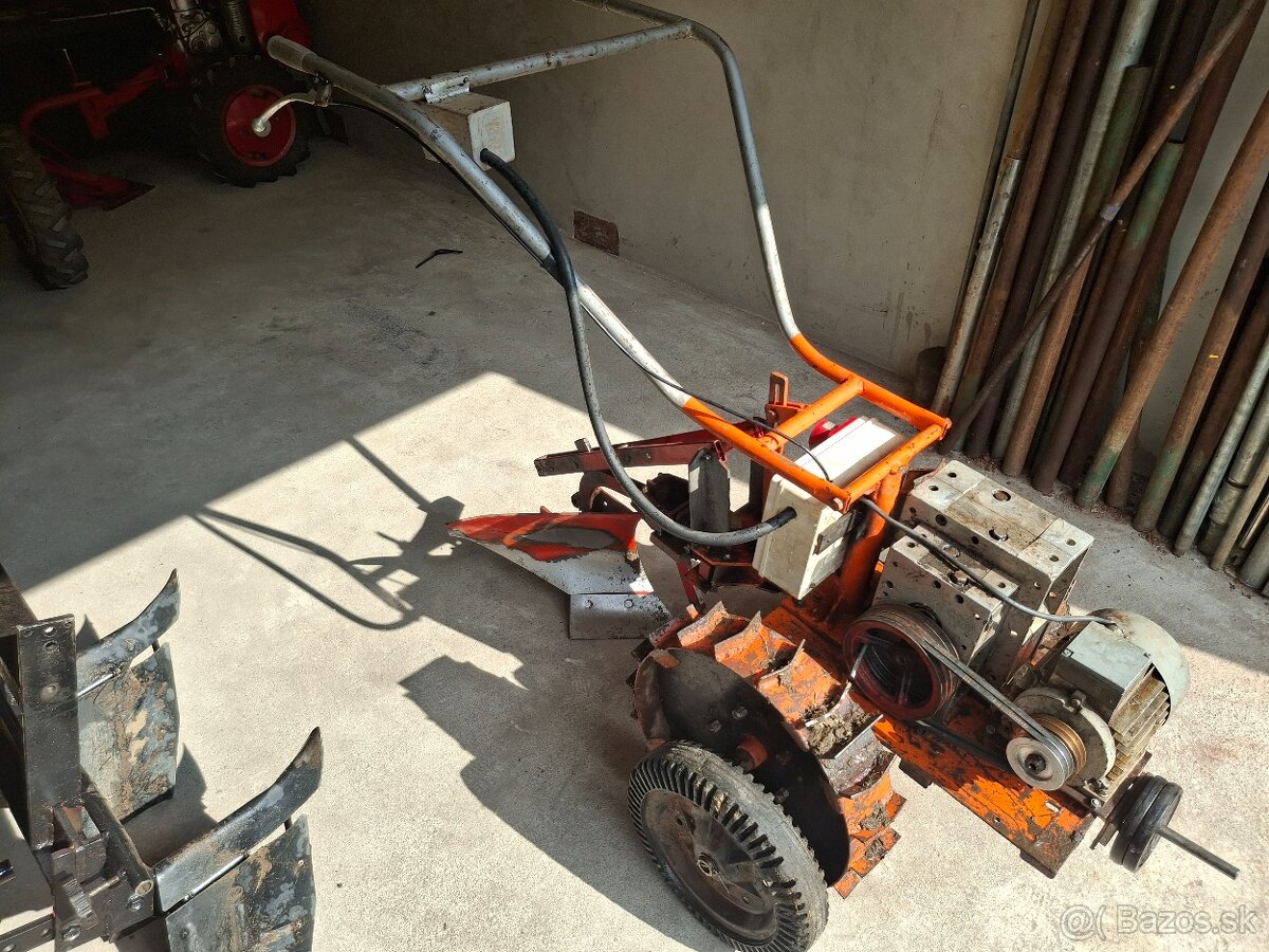 Elektrický malotraktor
