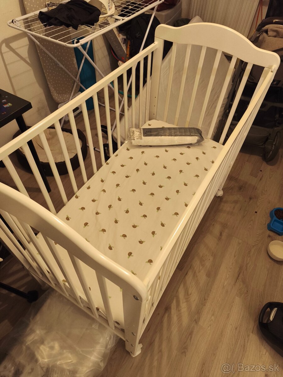 Detská postieľka s kolieskami