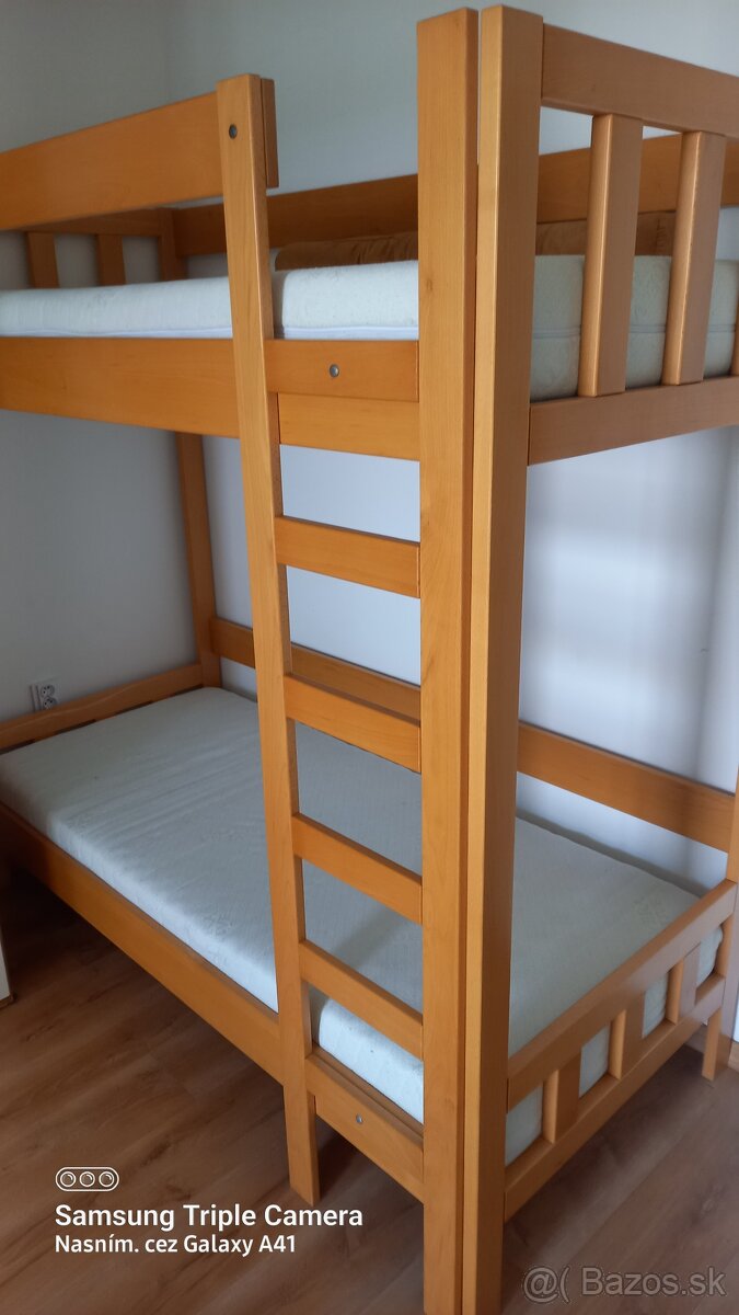 Dvojposchodova postel aj z madracama