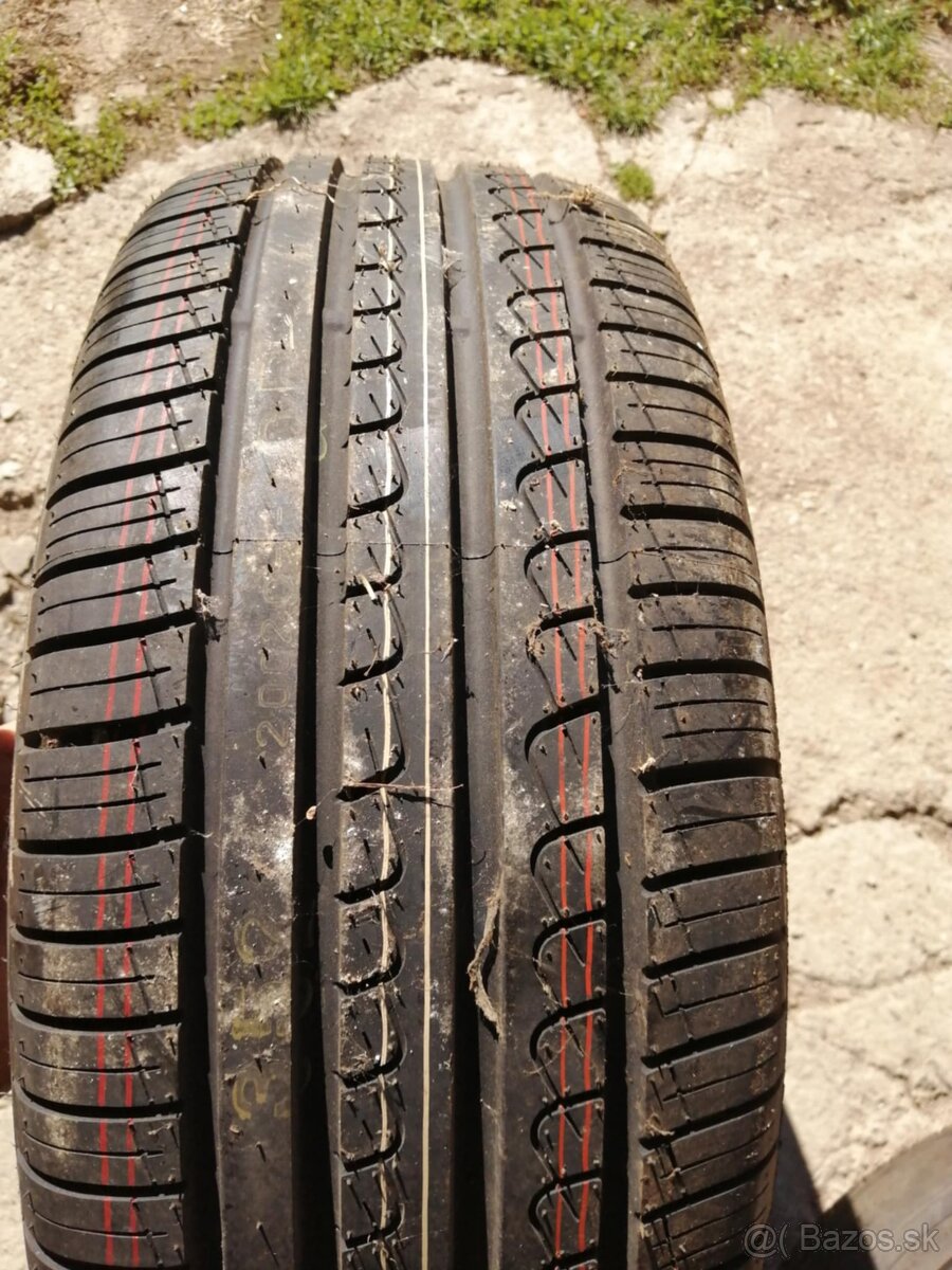 Pneu r16
