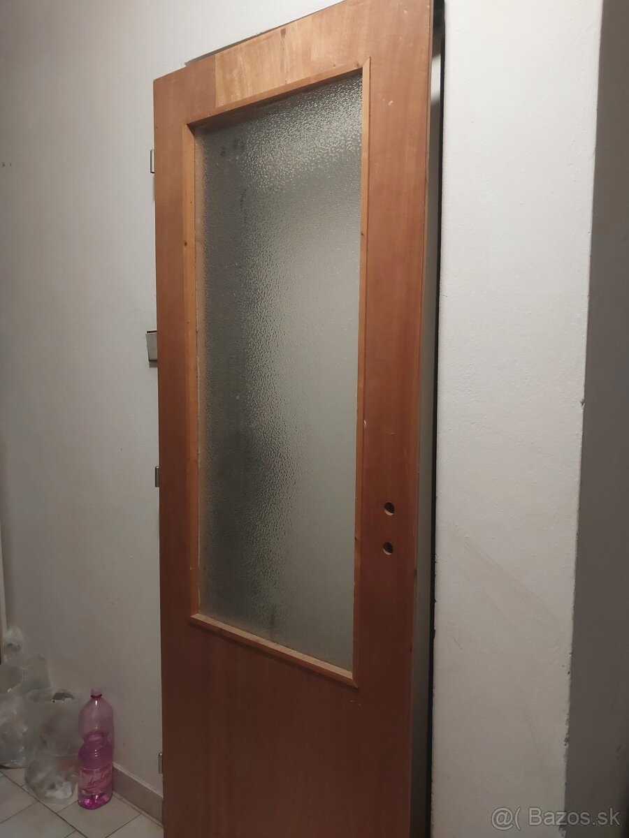 Predám dvere Mahagon 70 plné pravé, 70 presklené ľavé
