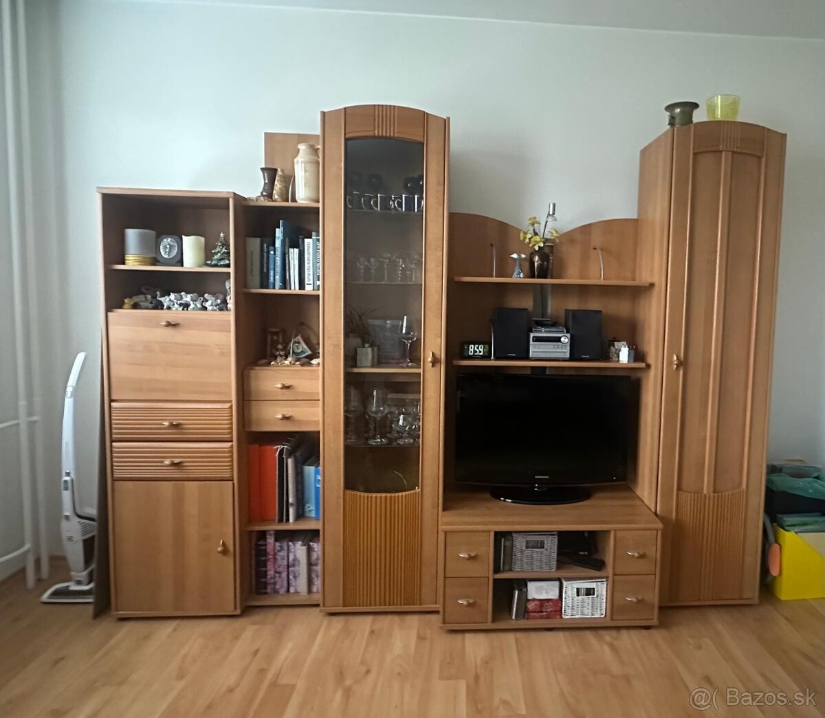 obývacia stena + stolík