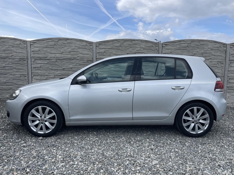 Volkswagen Golf 1.6TDi 105PS 6 HIGHLINE TOP