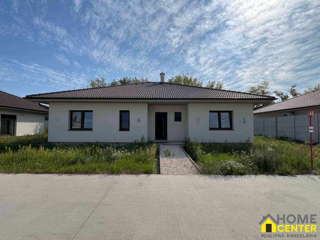 REZERVOVANÁ novostavba - 5 izbový bungalov/ RD/ v Komárne / 