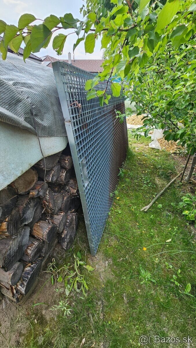 Pozinkované rošty 2,57 m x 1,23 m - 2ks