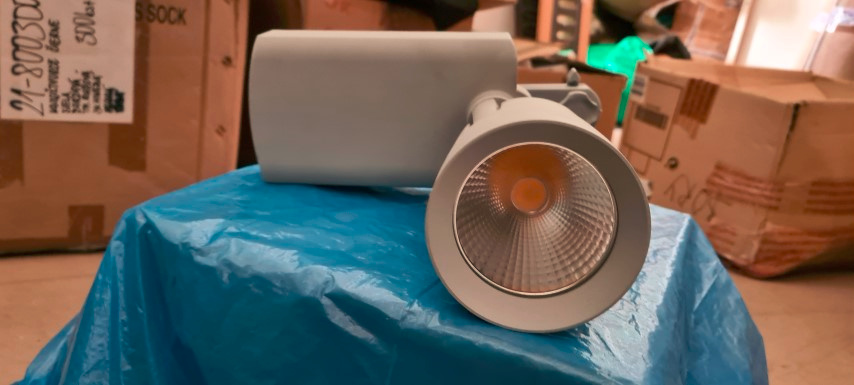 Predám LED reflektor lištový