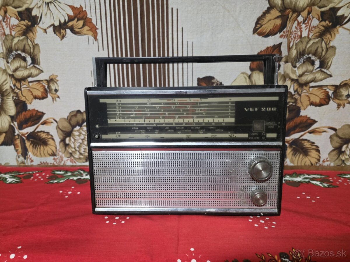 Retro ruské rádio VEF 206