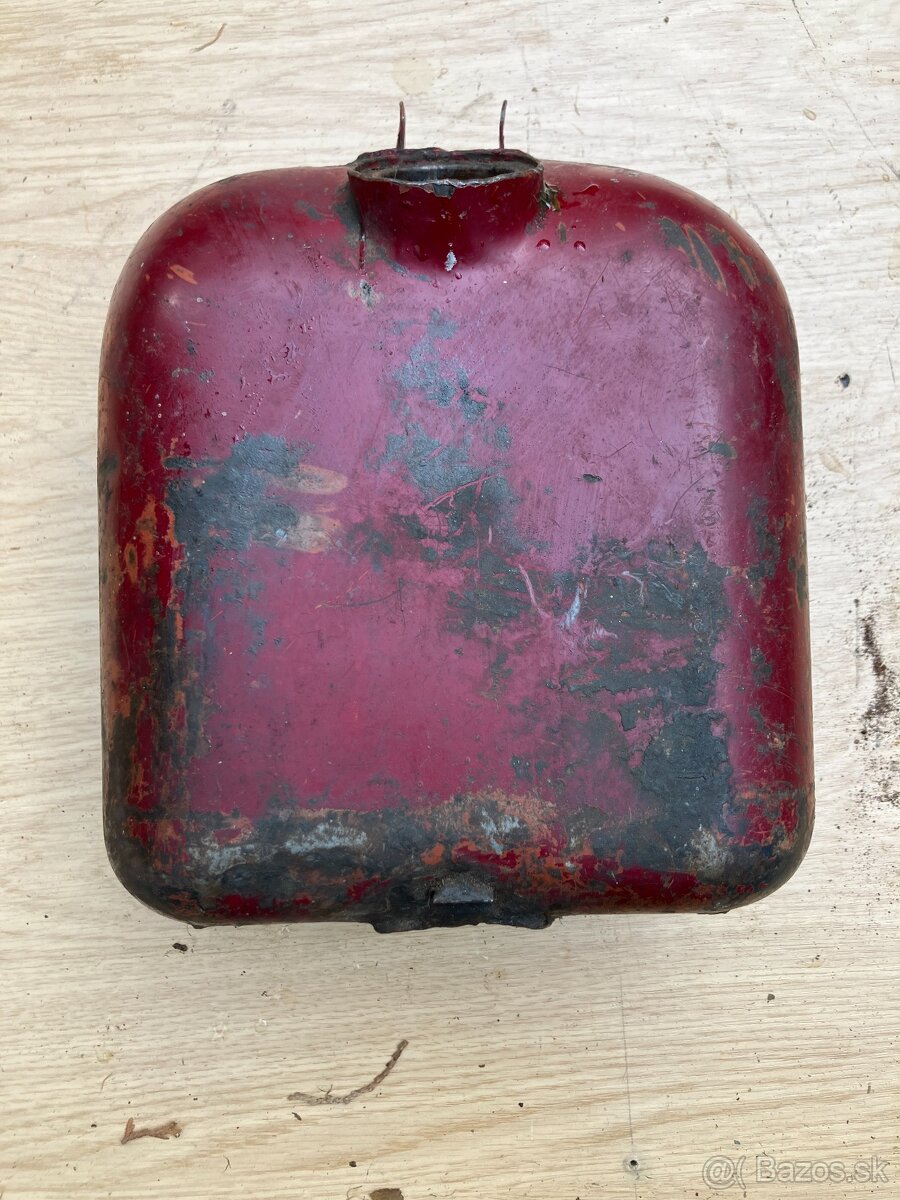 jawa parez 550 nádrž