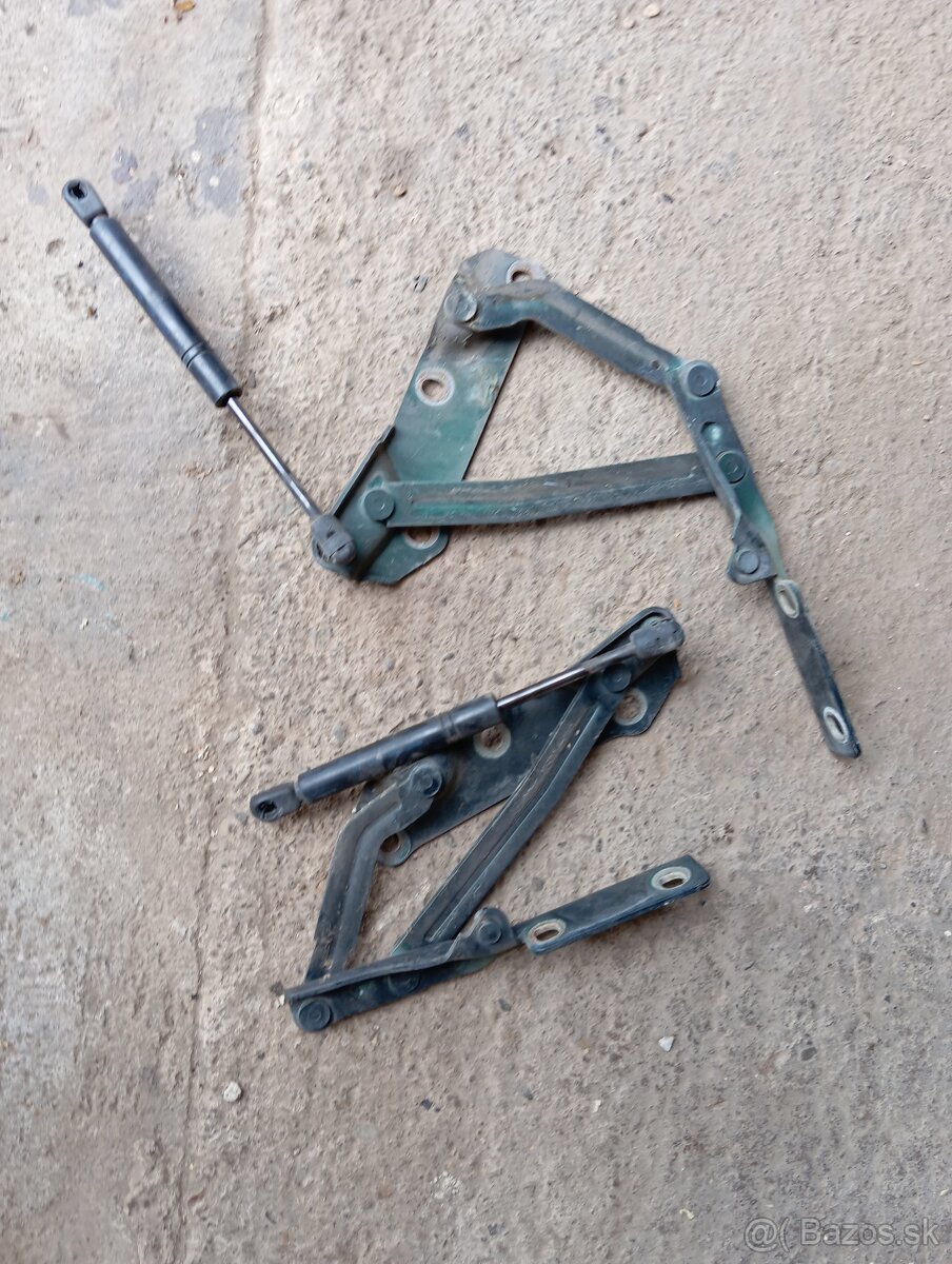 Držiaki na kapotu Opel Vectra b