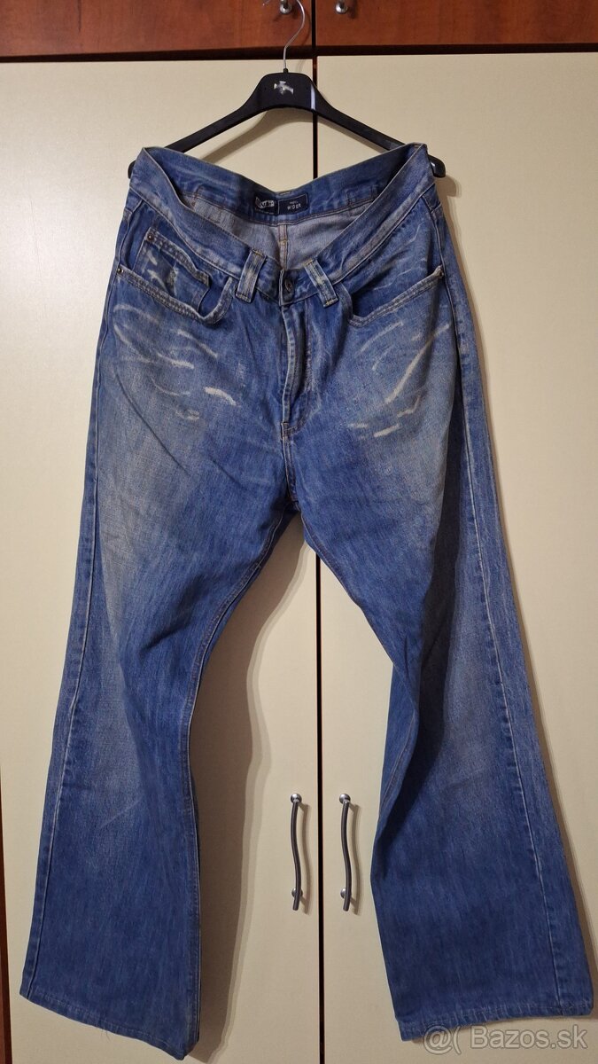 Predám pánske džínsy.