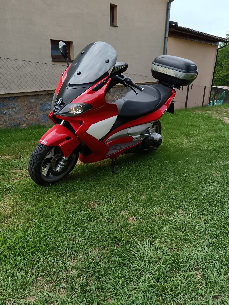 Gilera nexus 500