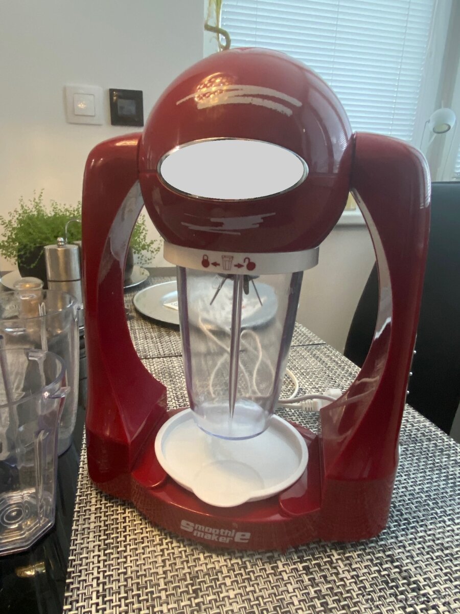 Predám mixer - smoothie maker s príslušenstvom