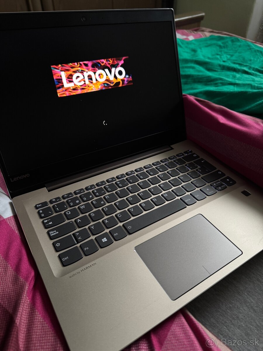 Hliníkový notebook Lenovo 256GB SSD, 8GB ram, Intel i5