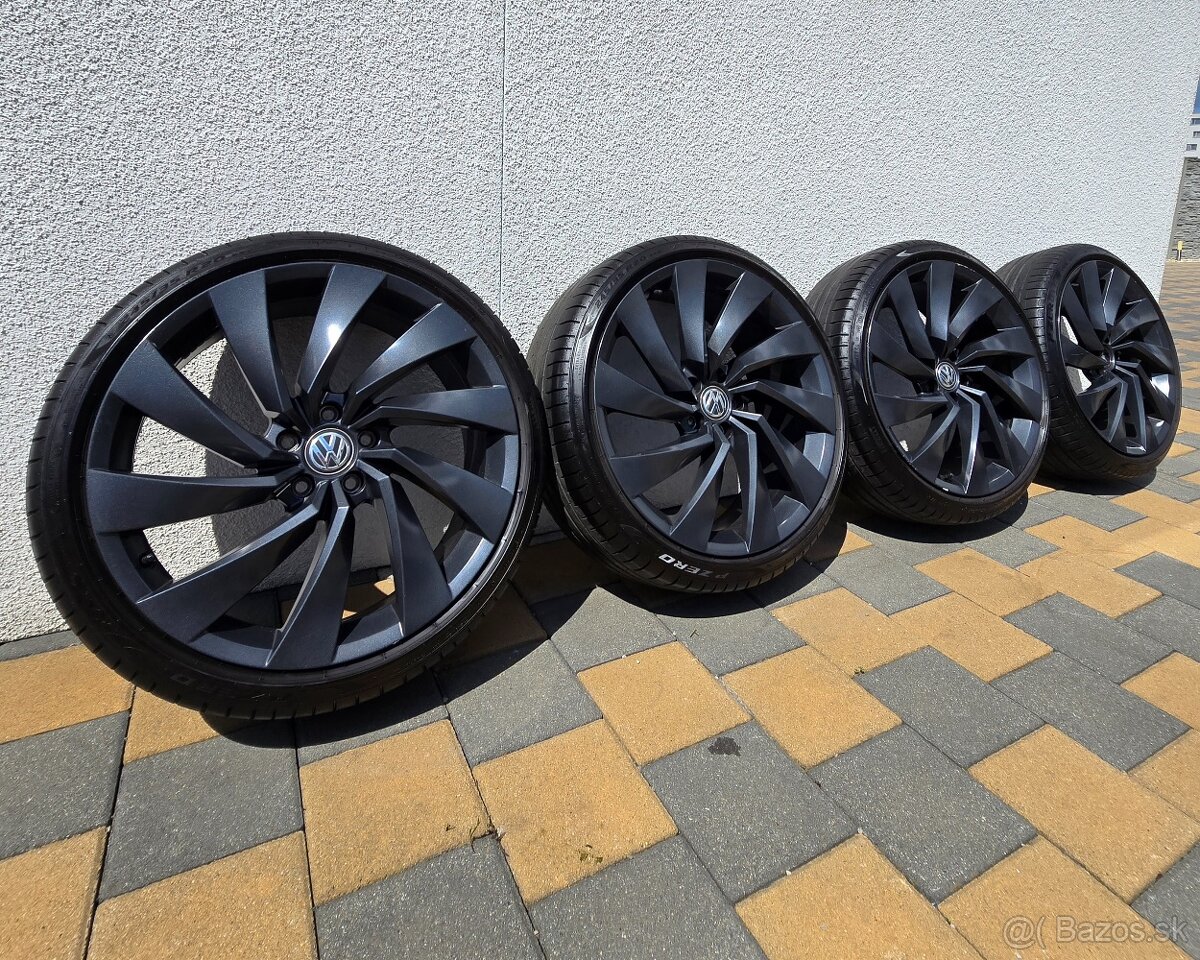 Letné 5x112 VW Rosario Pirelli P Zero 245/35 R20 DOT1823