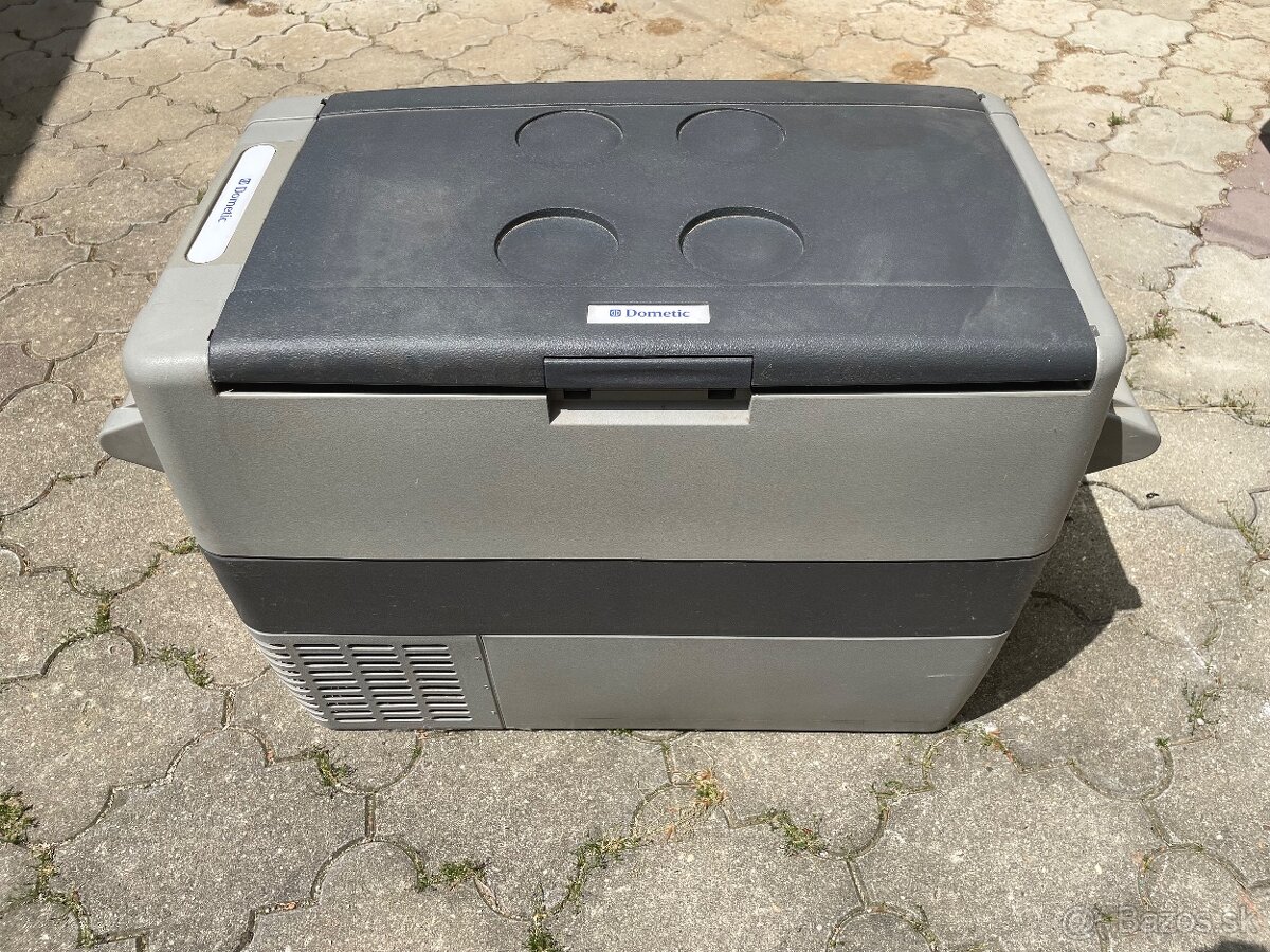 Prenosná chladnička / chladiaci box