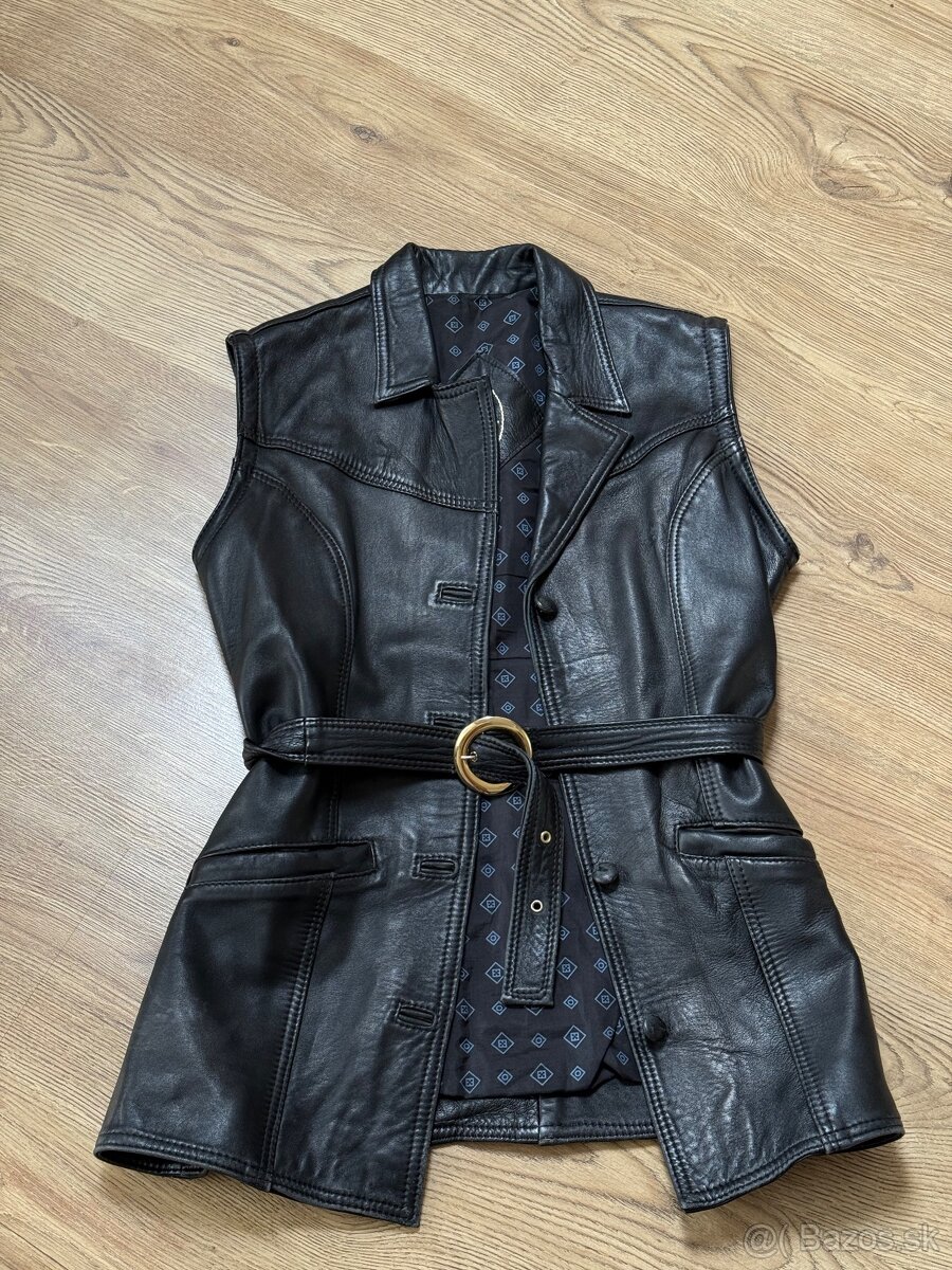 Predĺžená kožená vesta