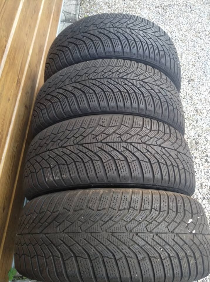 225/55 17 zimné + alu.