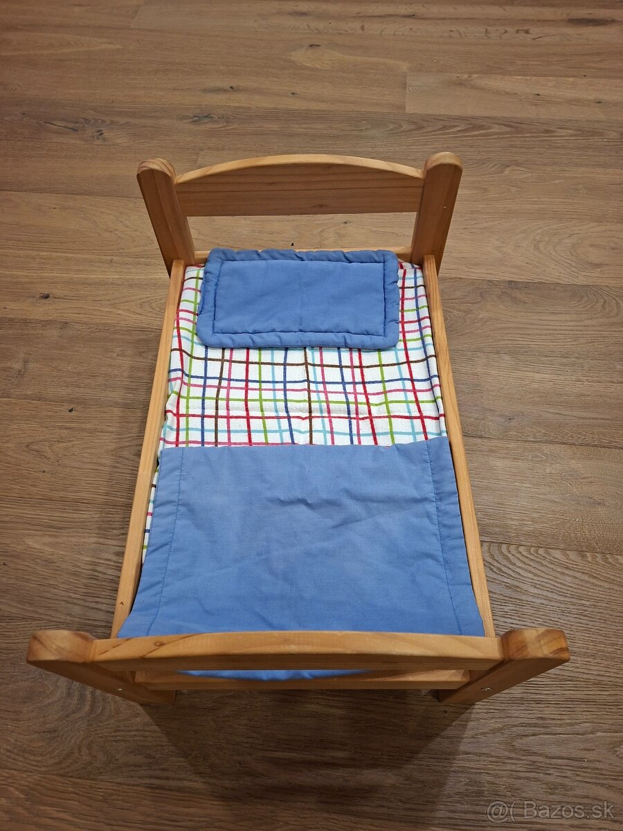 Drevena postielka pre babiku IKEA