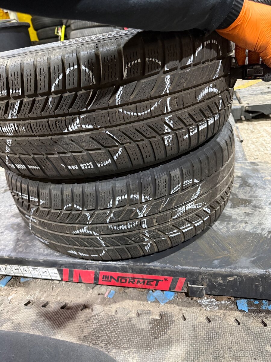 Z393 2ks zimné 235/55R17