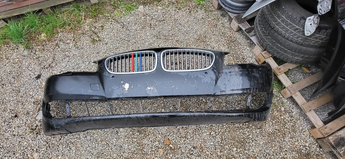 BMW F10 predny naraznik