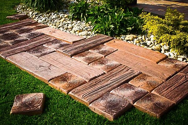 Forma na sedliacku drevenú dlažbu