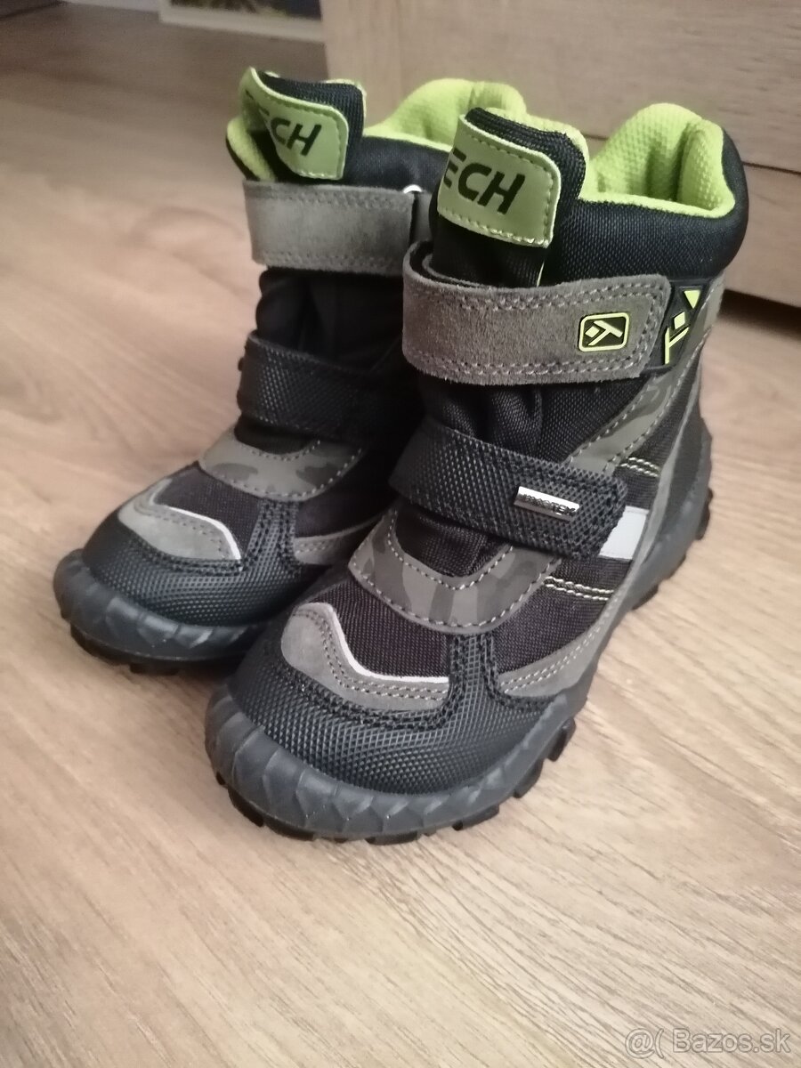 Nové, chlapčenské zimné topánky.