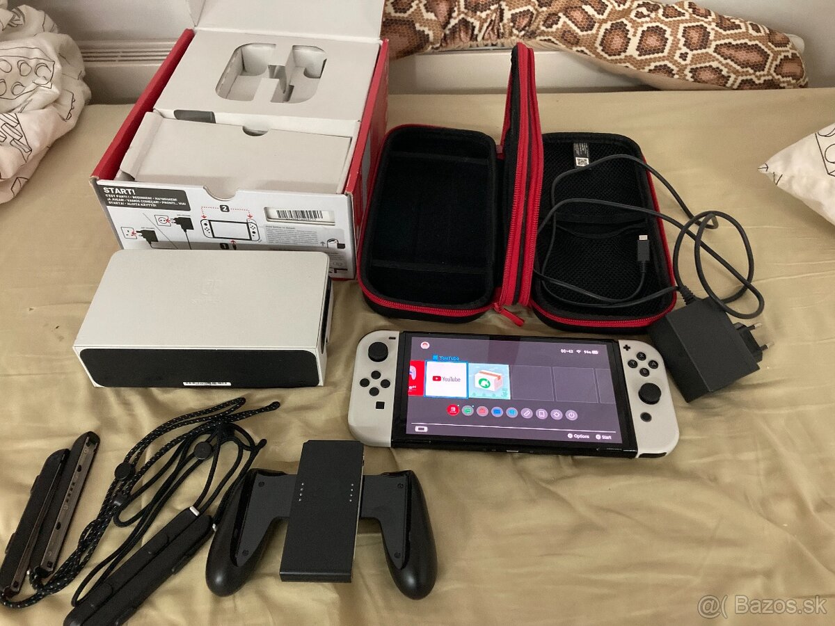 Nintendo Switch OLED Biely (škrabance dohoda možná)