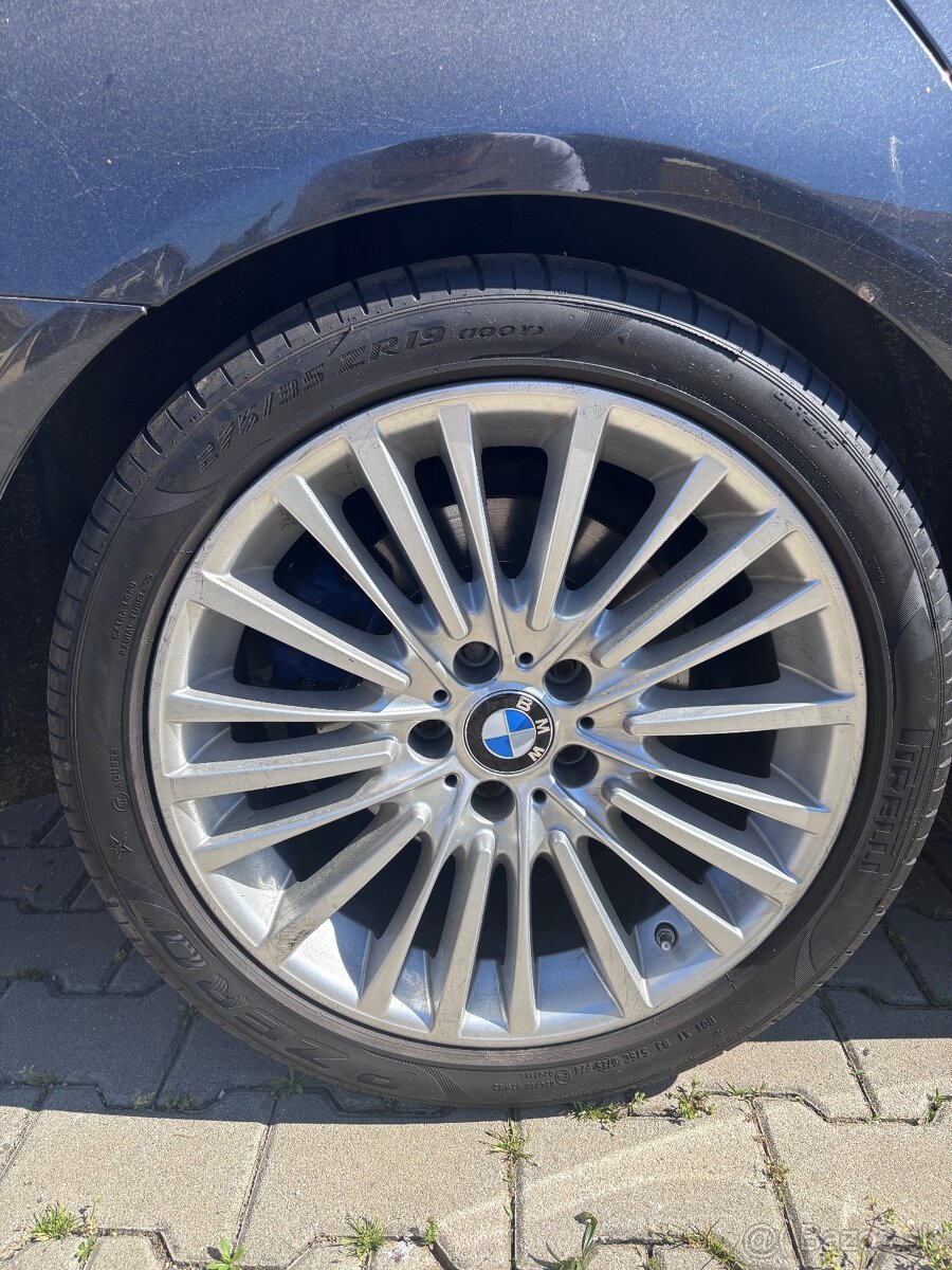 BMW Elektrony R19