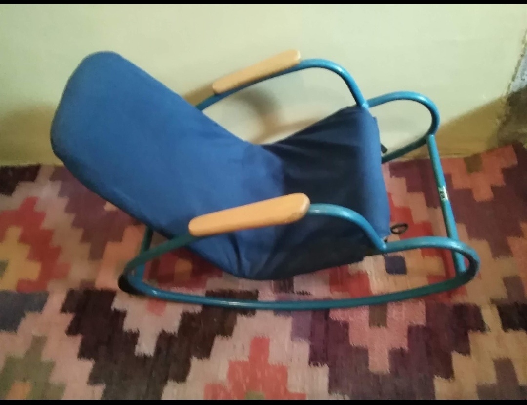 Predám kovové detské hupacie kreslo.