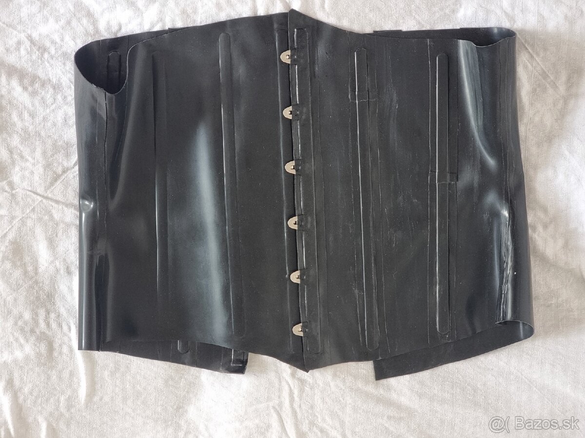 Korzet z prírodného latexu. Nove. Size L.