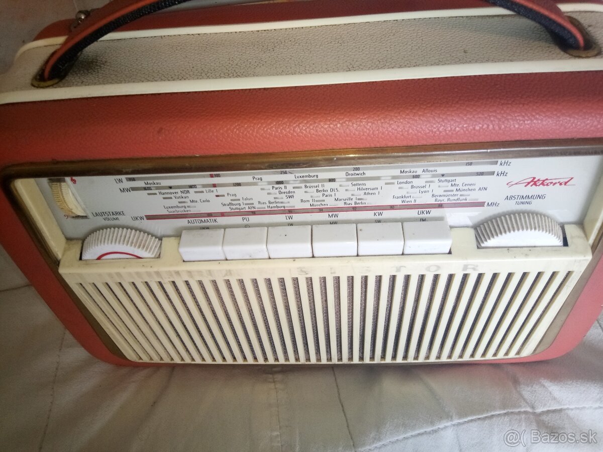 Retro tranzistorovy rádió Akkord