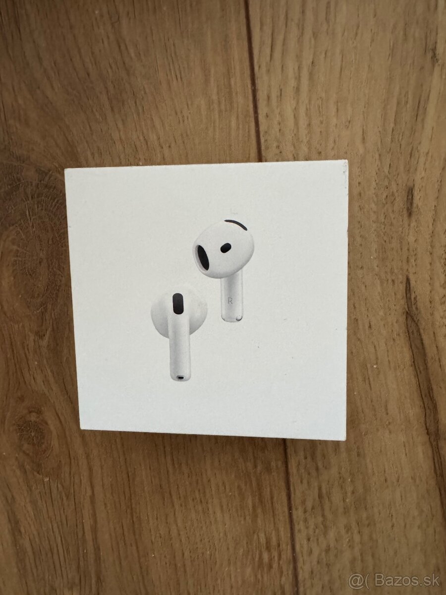 Apple AirPods 4 s aktívnym potlačovaním hluku