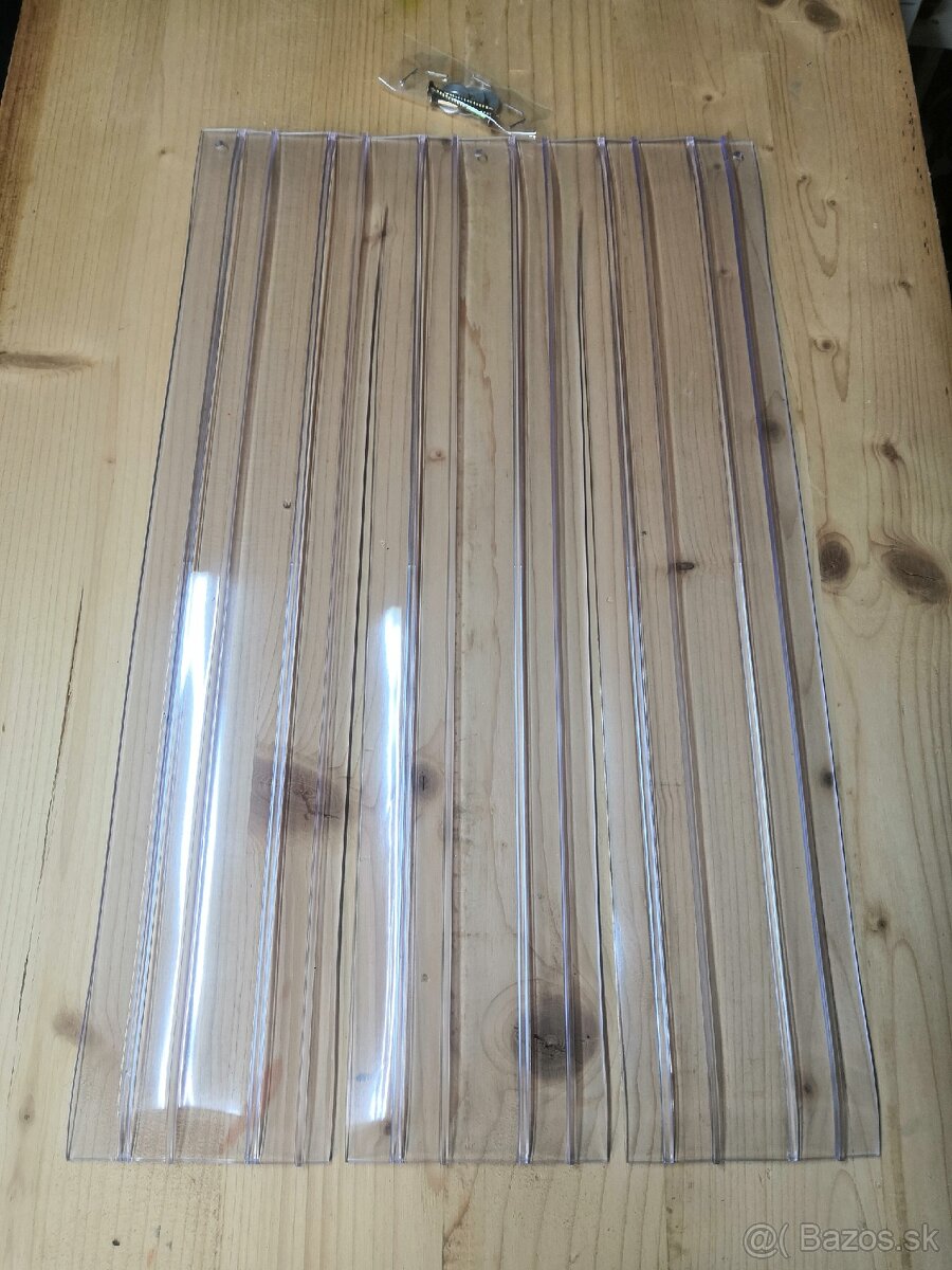 PVC záves na psiu búdu