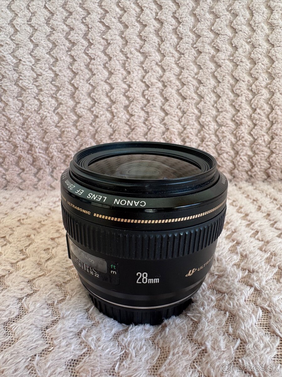 Canon EF 28mm f/1.8 USM
