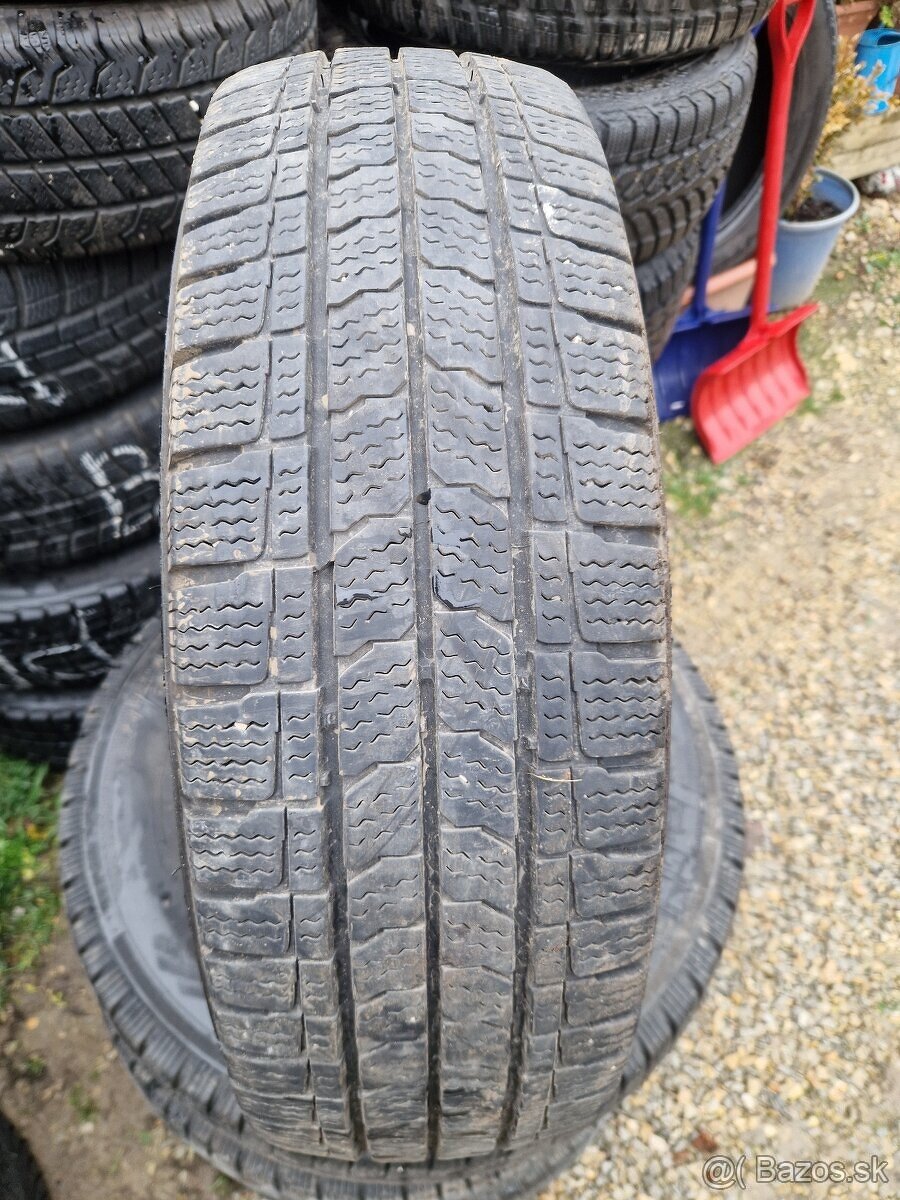 Predám zimné pneu Kleber 215/70r15C