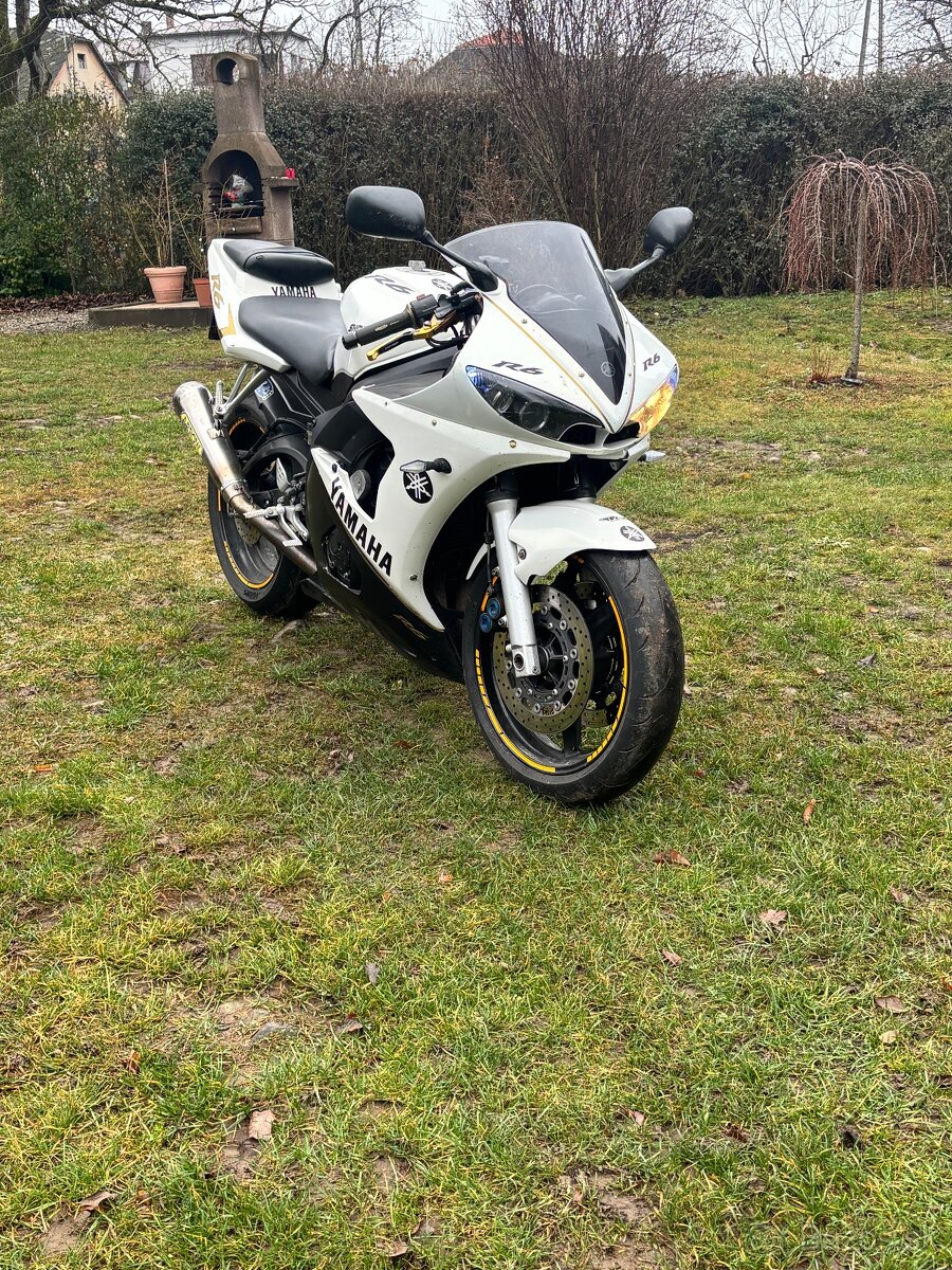 Yamaha R6