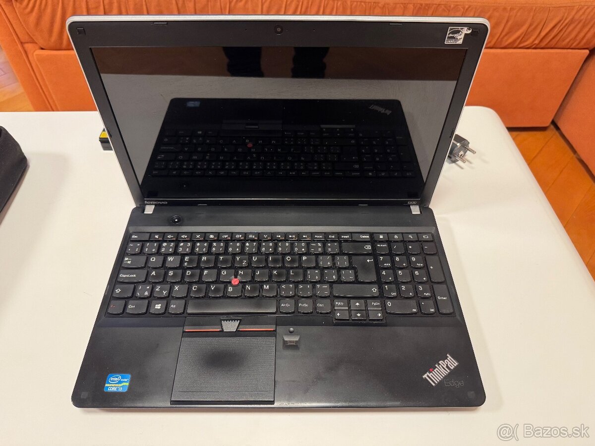 Predám zachovali notebook LENOVO E530 ThinkPad Veľkosť 15,6”